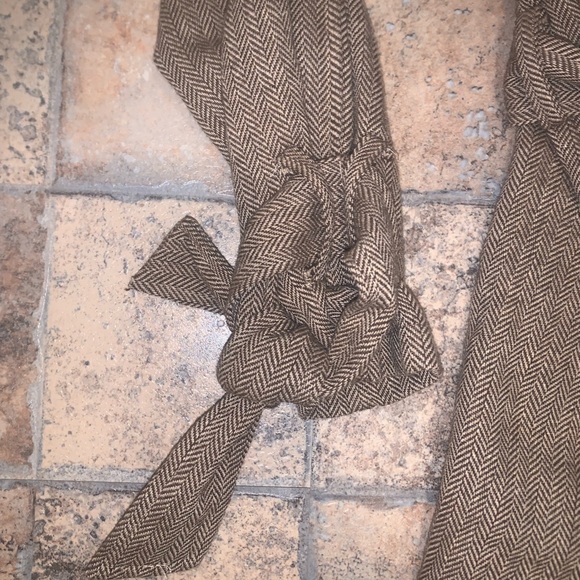 Forever 21 trenchcoat - Picture 3 of 3